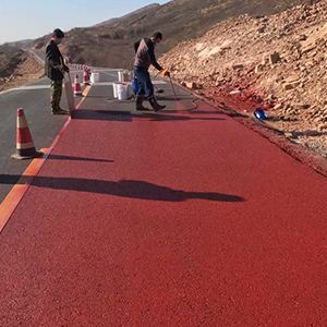 伽师一是彩钢瓦喷漆翻新，地面喷涂